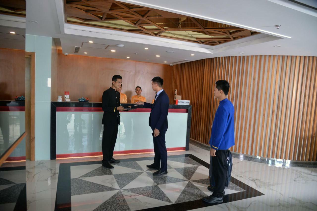 Ritz Grand Hotel Mandalay Exterior foto
