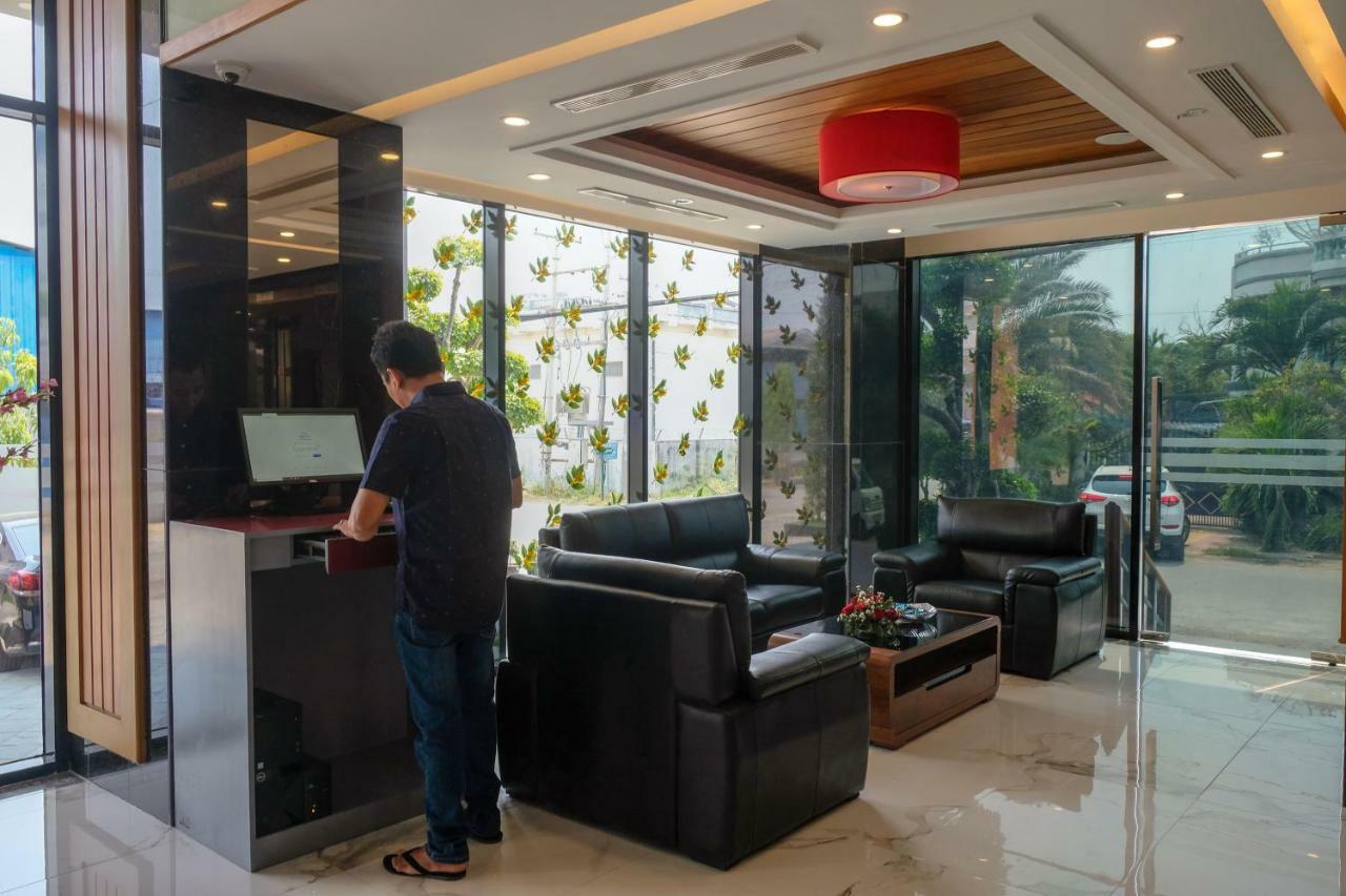 Ritz Grand Hotel Mandalay Exterior foto