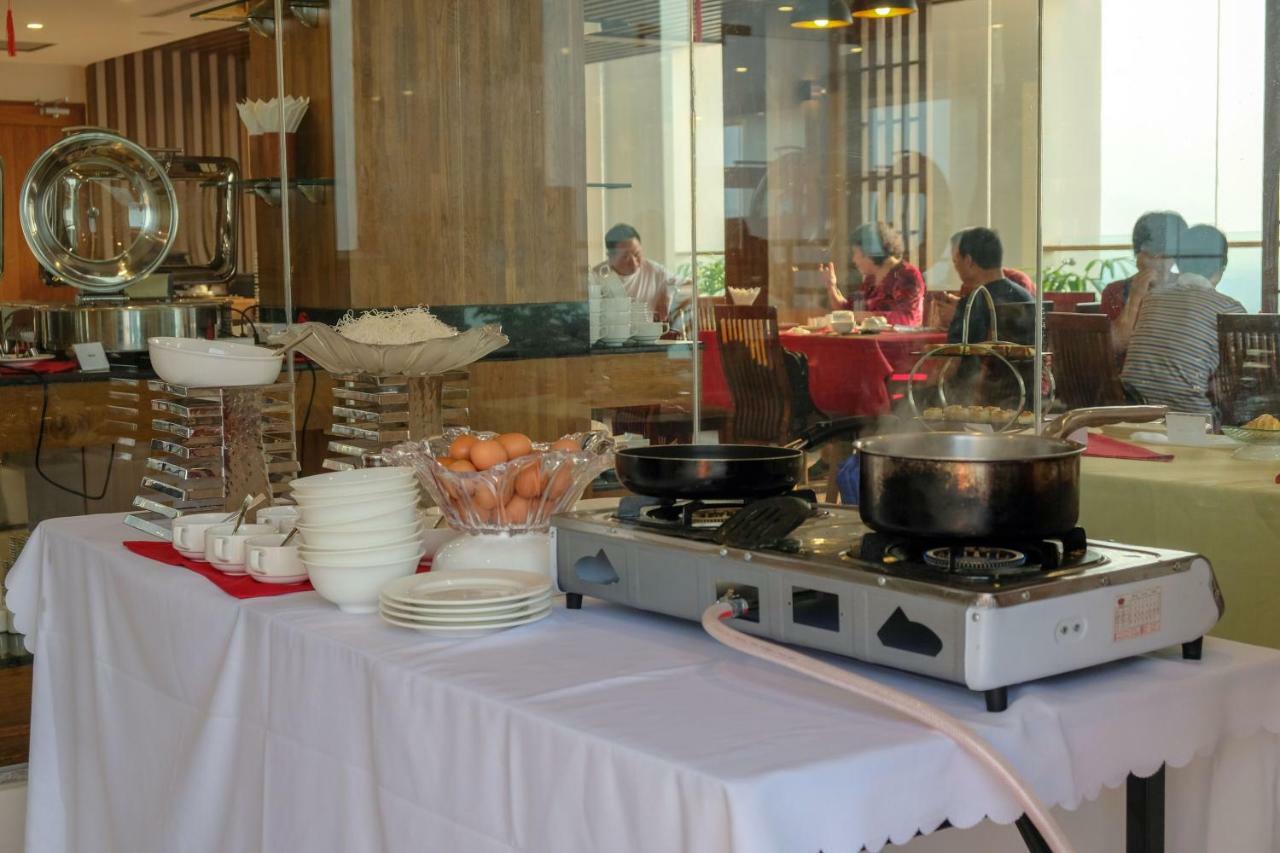 Ritz Grand Hotel Mandalay Exterior foto