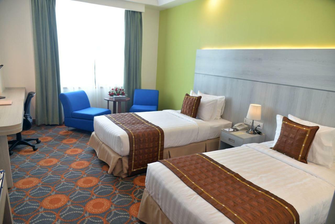 Ritz Grand Hotel Mandalay Exterior foto