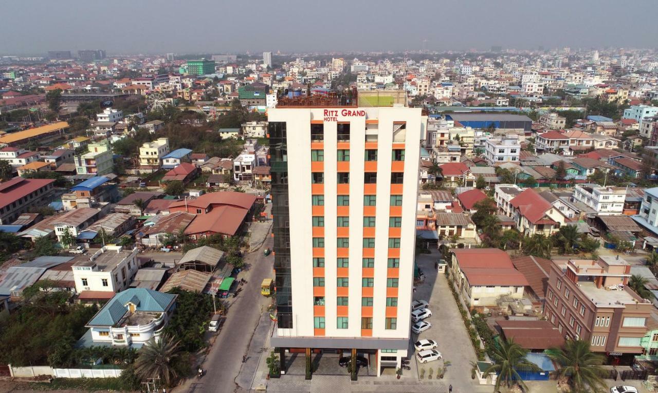 Ritz Grand Hotel Mandalay Exterior foto